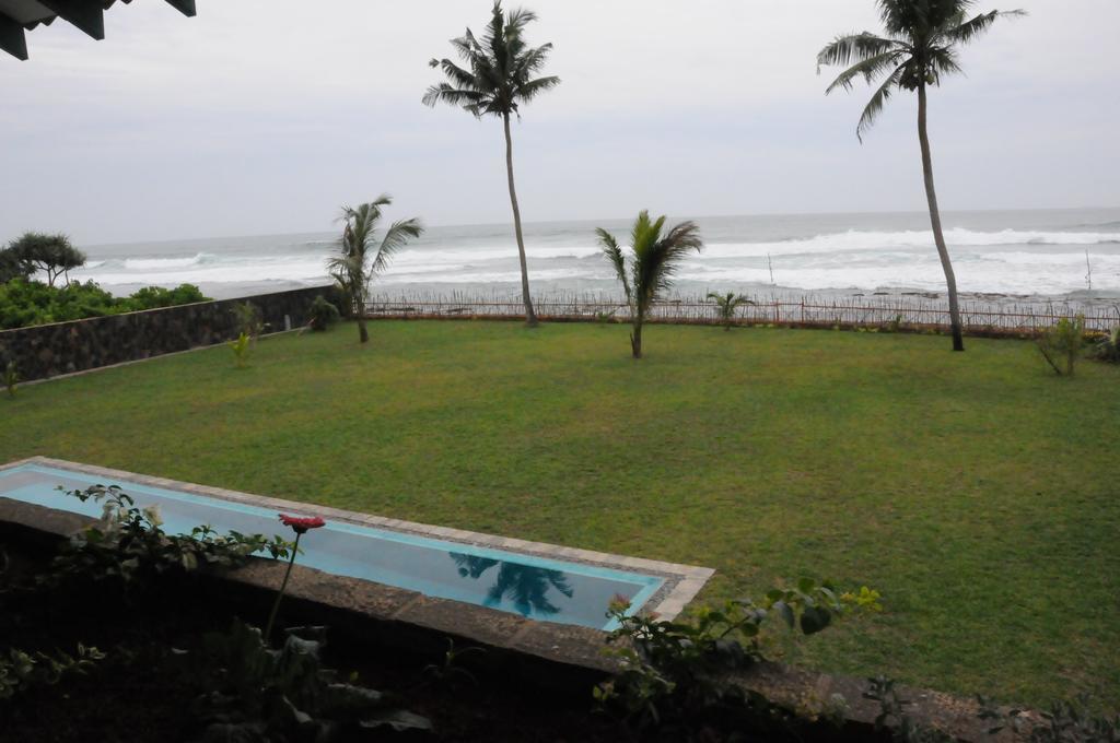 Villa Atulya At Ocean'S Edge Mirissa Extérieur photo
